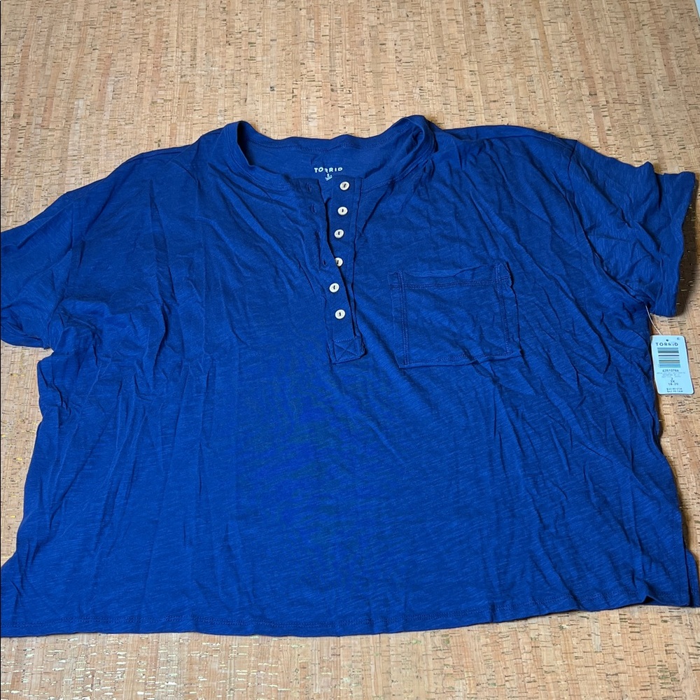 Torrid Cropped Blue Henley Tee NWT 2X